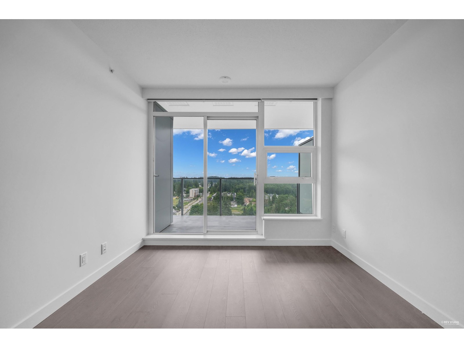 Photo 11 of 2703 13768 100 Avenue, Surrey BC