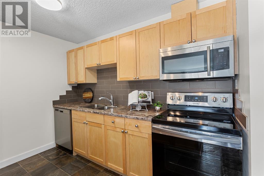 Single Family House for Sale in    Avenue SW Lower Mount Royal Calgary 