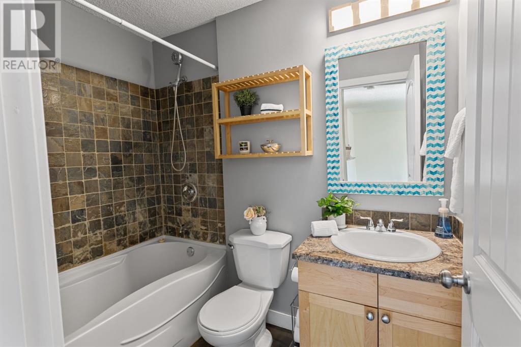 Single Family House for Sale in    Avenue SW Lower Mount Royal Calgary 