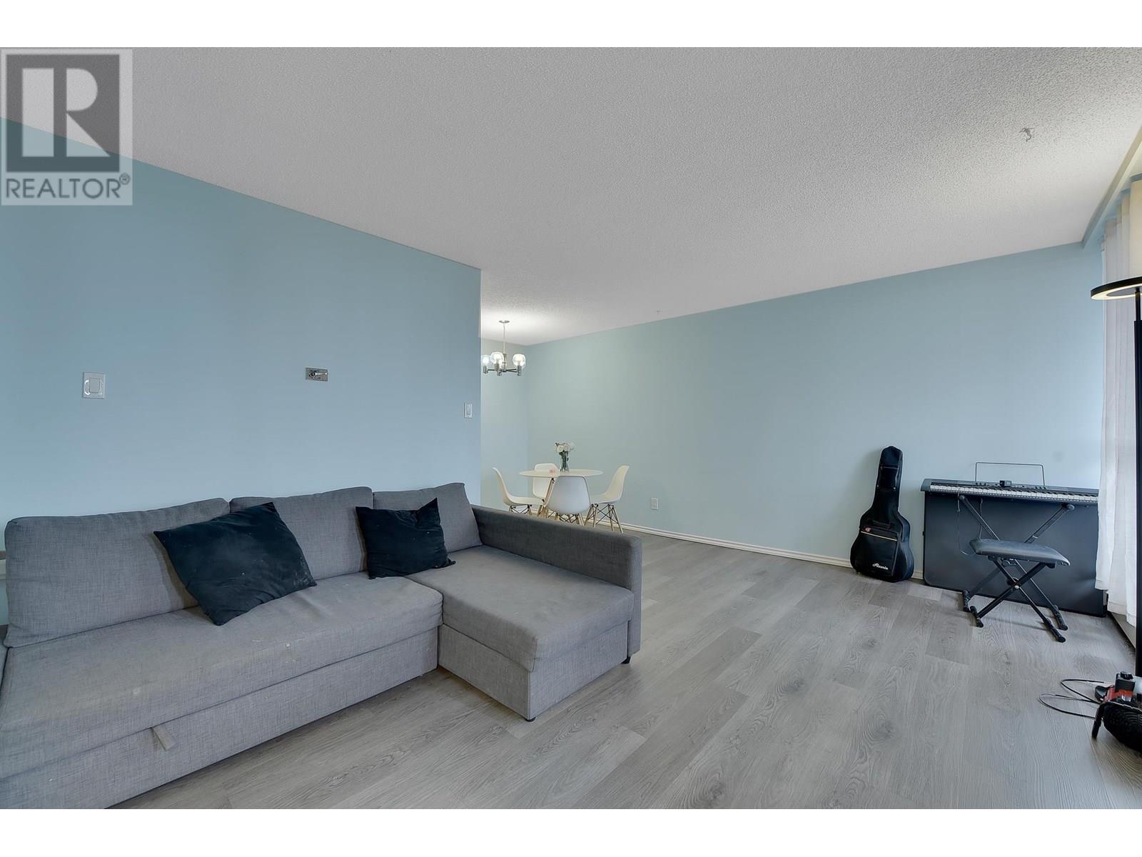 Photo 1 of 605 6759 Willingdon Avenue, Burnaby BC