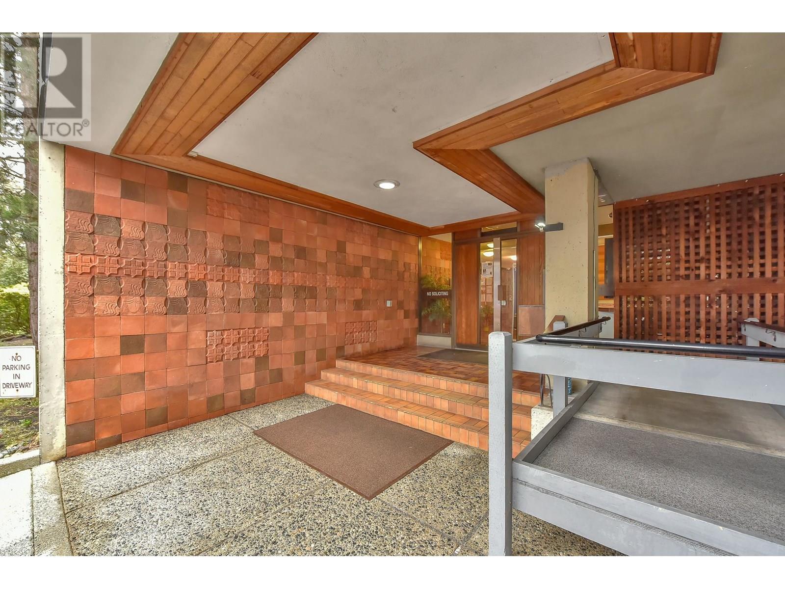 Photo 28 of 605 6759 Willingdon Avenue, Burnaby BC