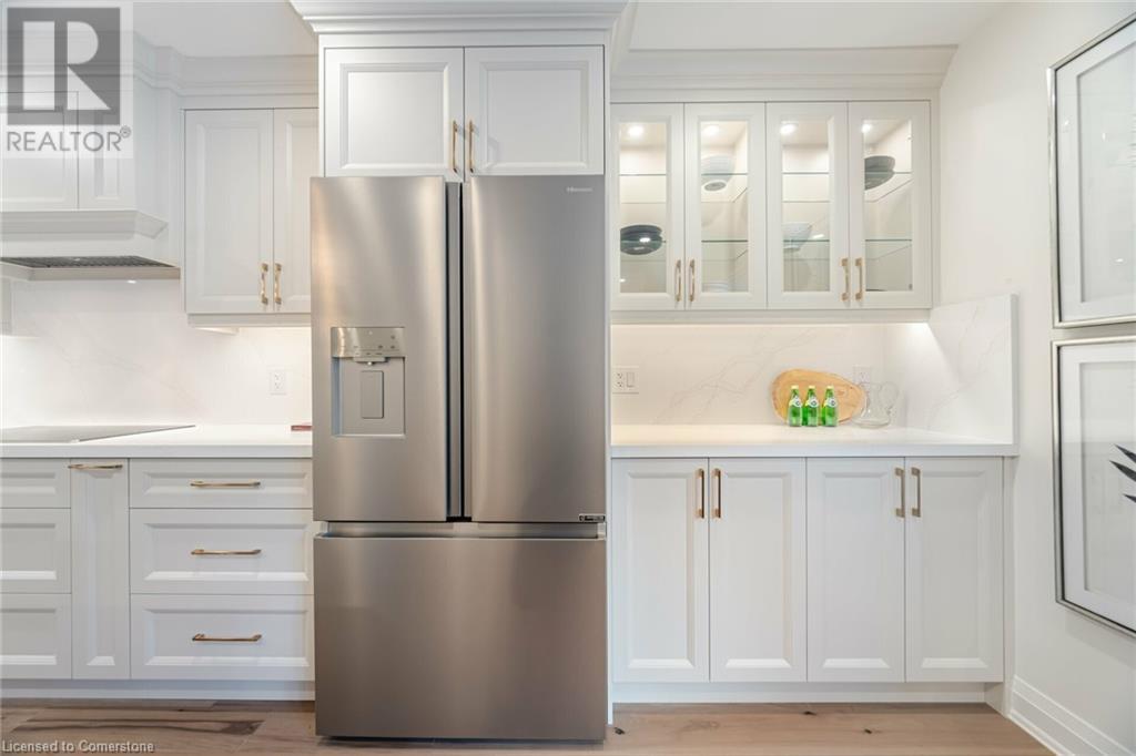 Photo 13 of 3150 Bentworth Drive, Burlington ON