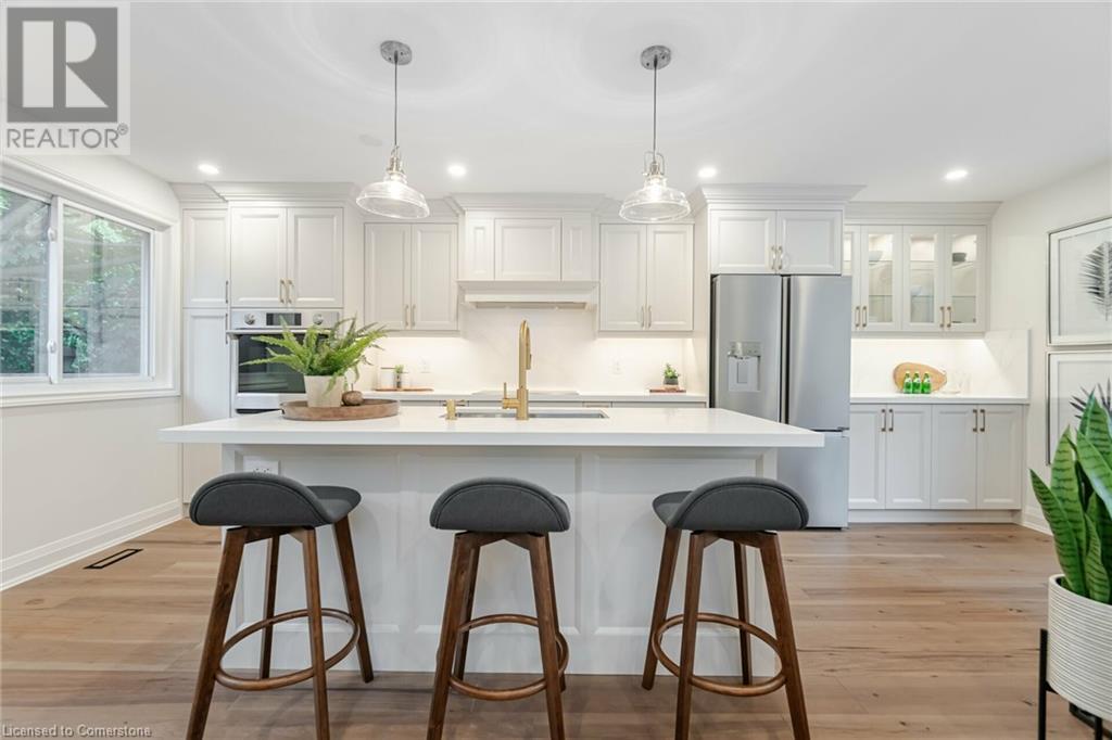 Photo 11 of 3150 Bentworth Drive, Burlington ON