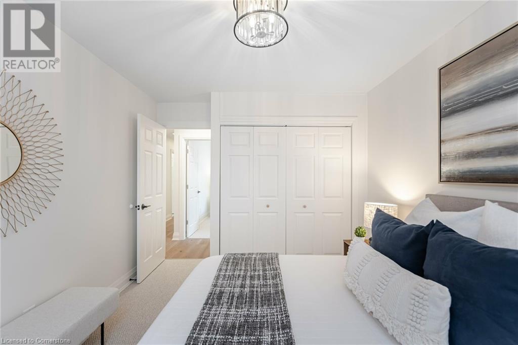 Photo 21 of 3150 Bentworth Drive, Burlington ON