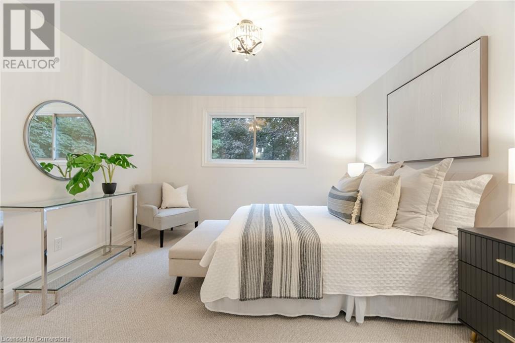 Photo 16 of 3150 Bentworth Drive, Burlington ON