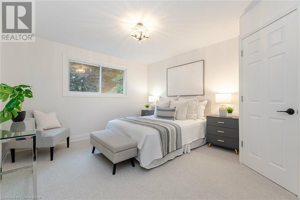 Photo 15 of 3150 Bentworth Drive, Burlington ON