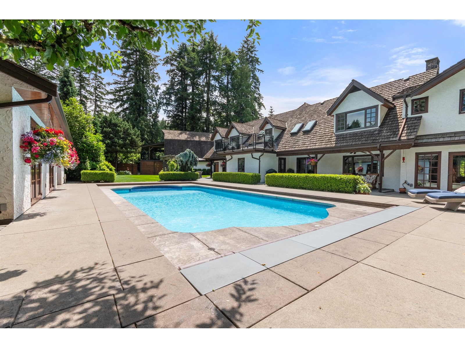 Photo 8 of 24311 63 Avenue, Langley BC