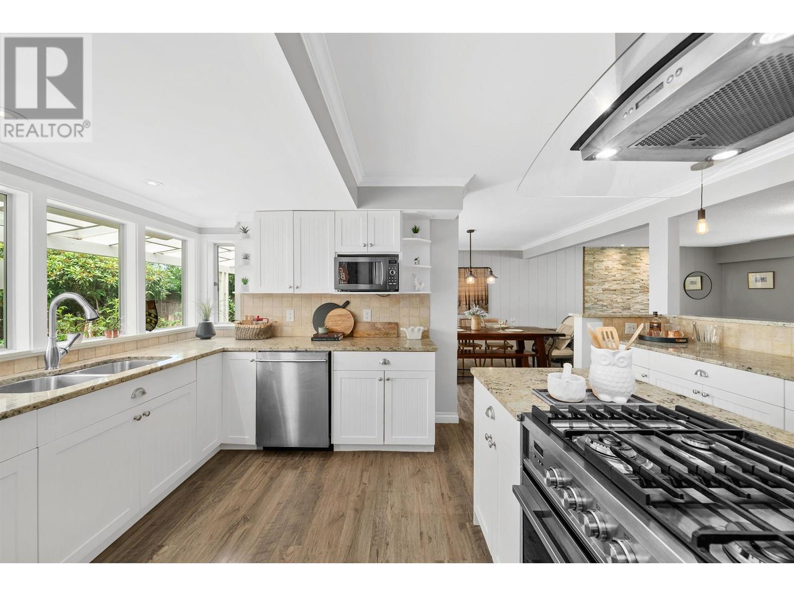 Photo 2 of 11501 River Wynd, Maple Ridge BC