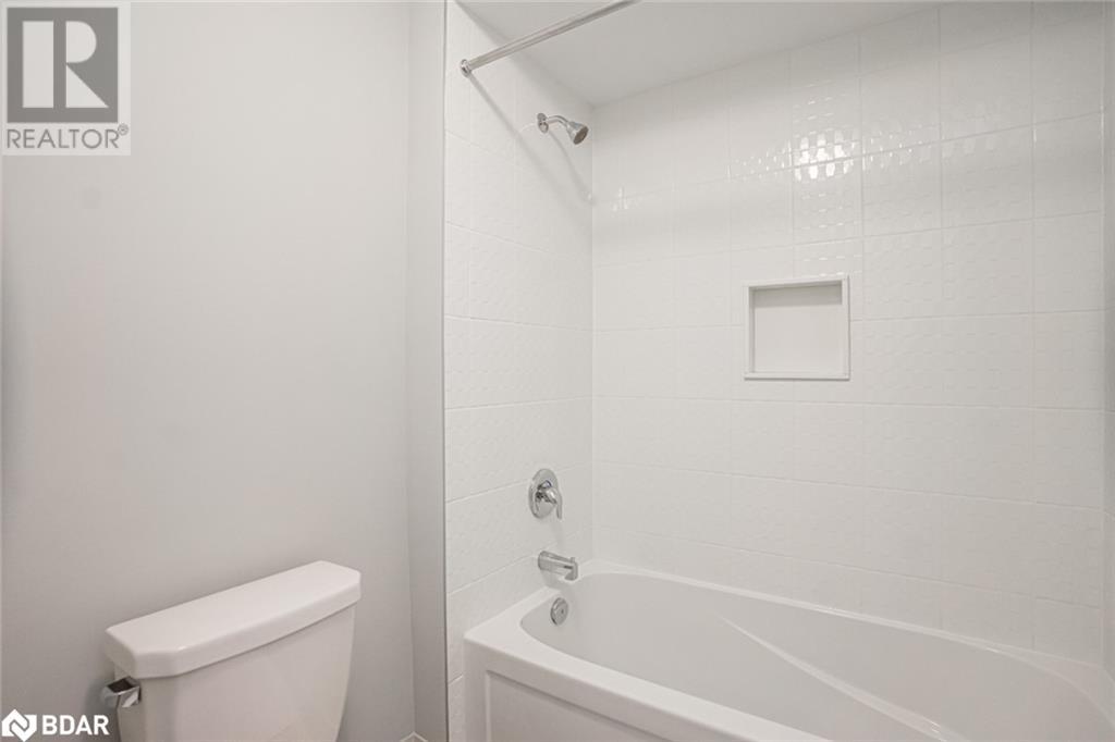 Photo 5 of 9 Amsterdam Drive, Barrie ON