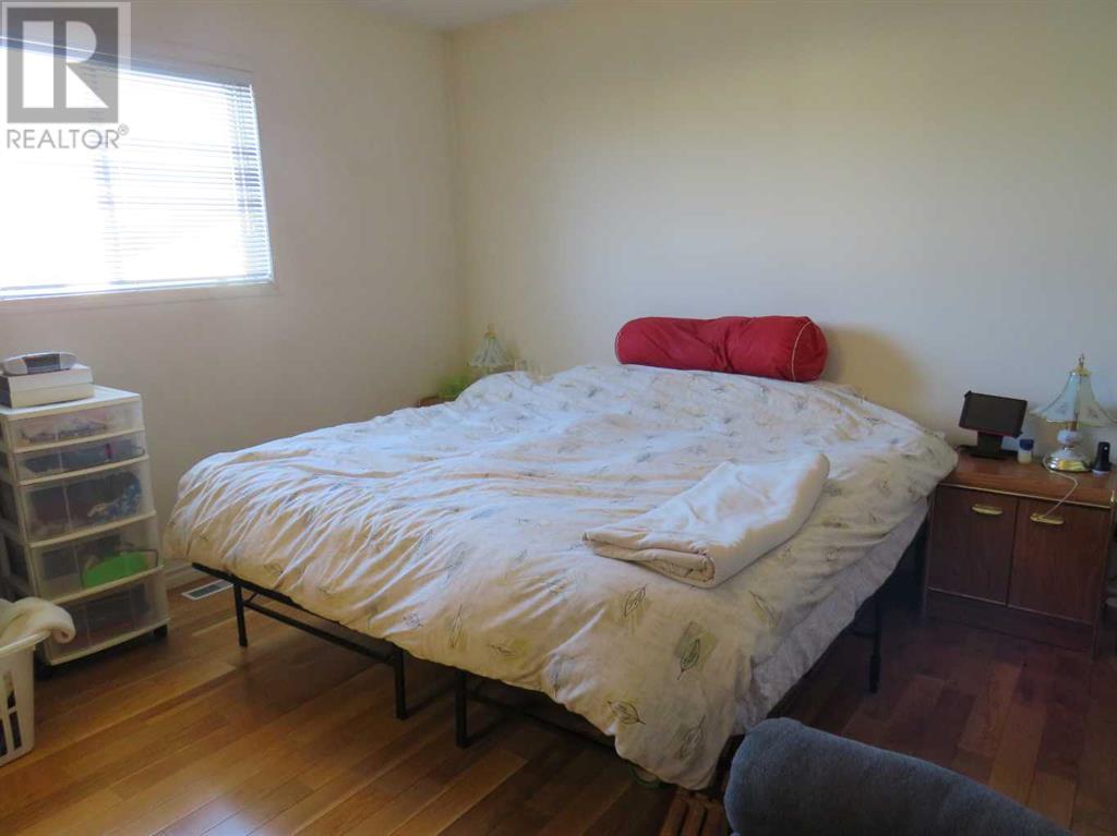 Single Family House Bi-level for Sale in  Applewood Drive SE Applewood Park Calgary 