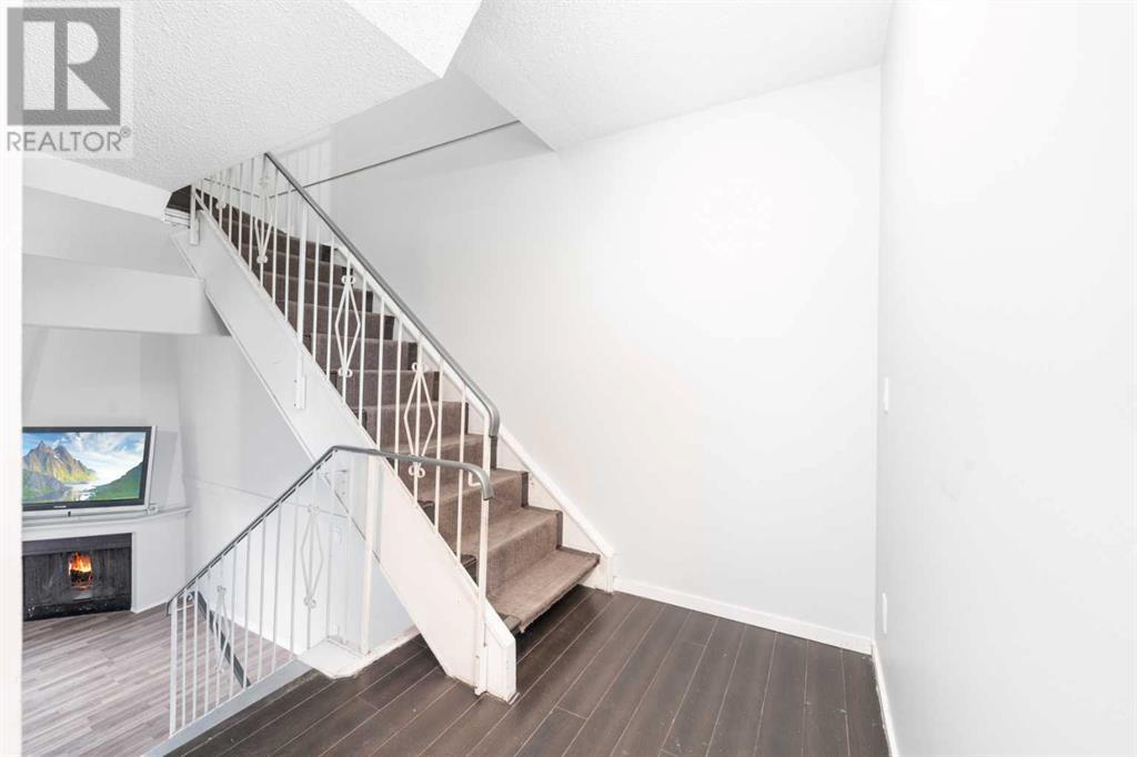 Single Family House 4 Level for Sale in    Street NE Marlborough Calgary 