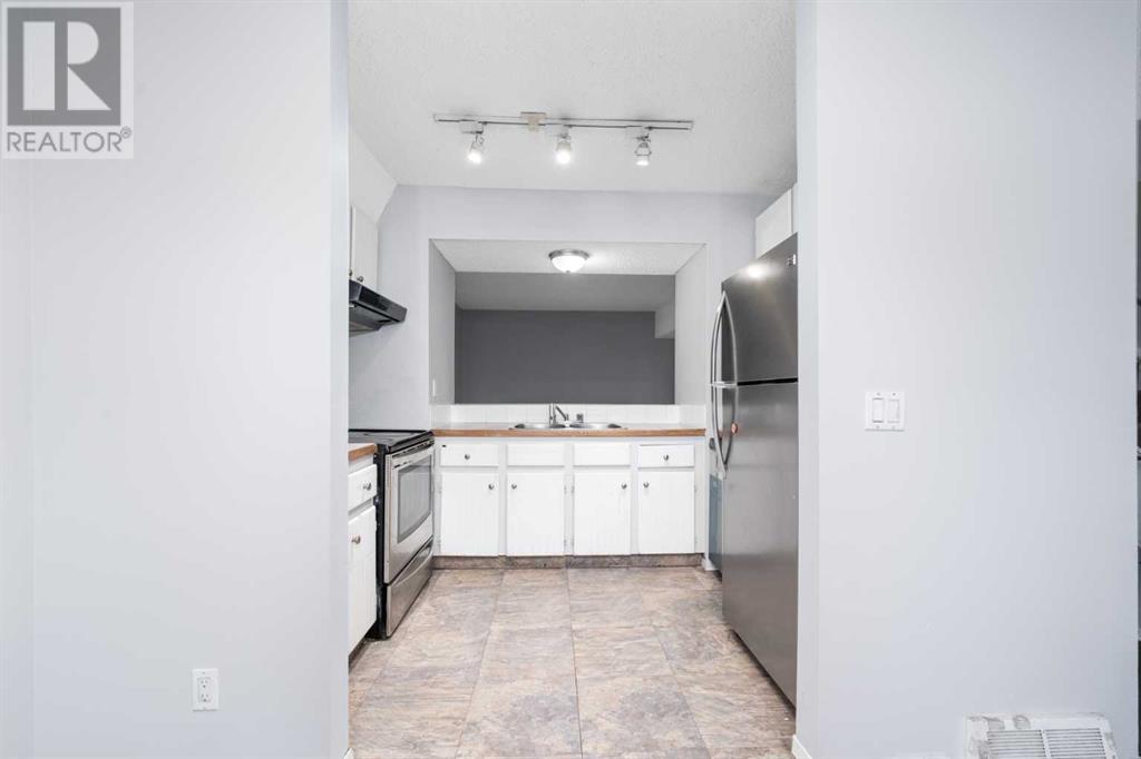 Single Family House 4 Level for Sale in    Street NE Marlborough Calgary 
