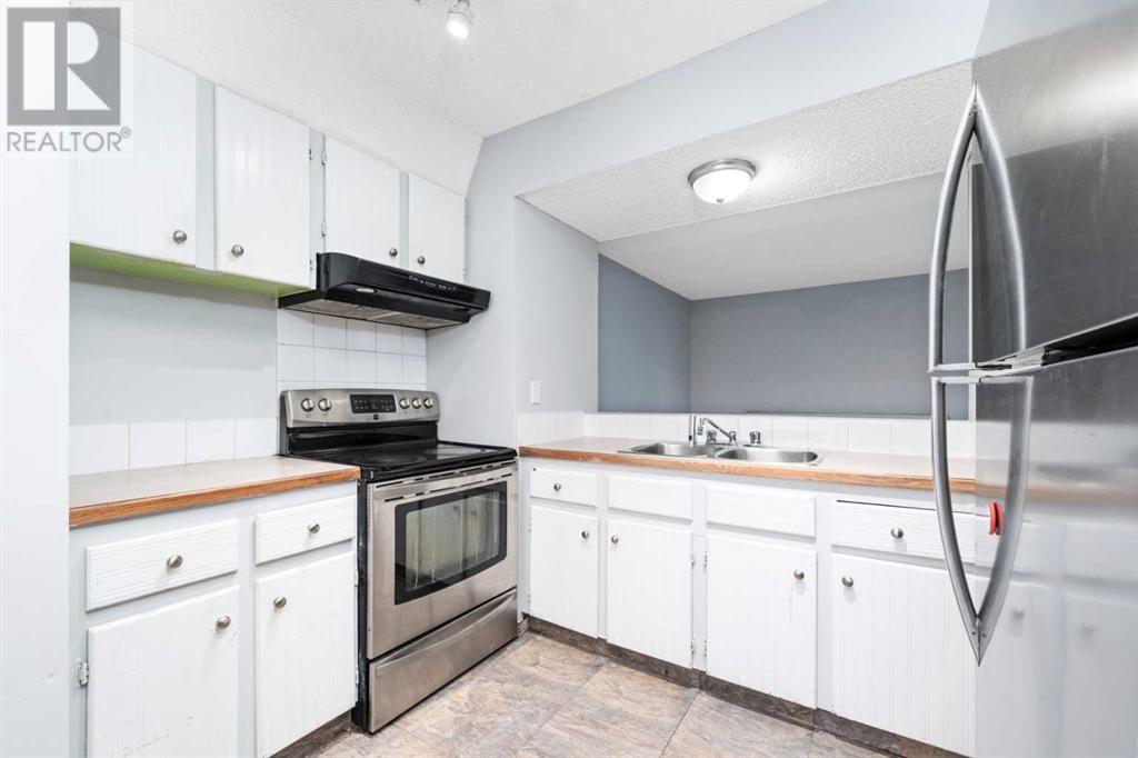 Single Family House 4 Level for Sale in    Street NE Marlborough Calgary 