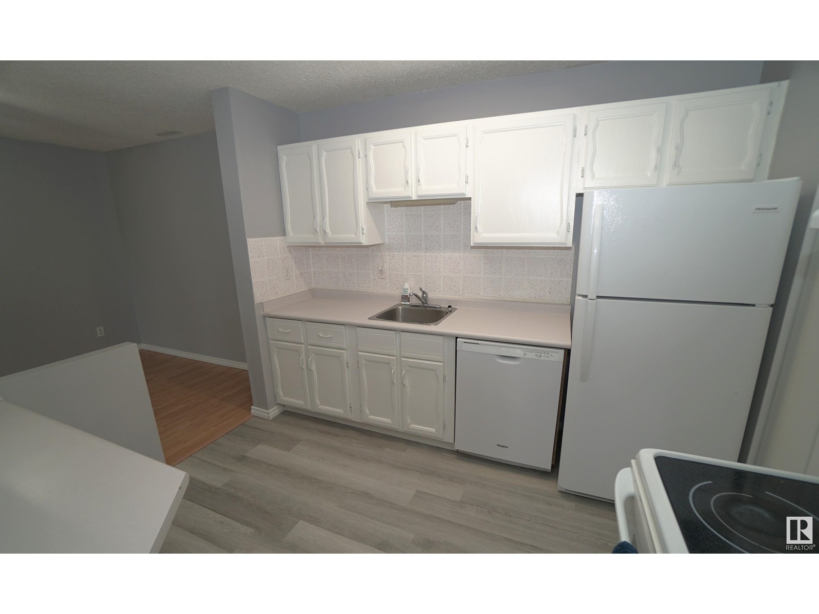 Photo 14 of 245 Surrey Gardens Gd Nw, Edmonton AB