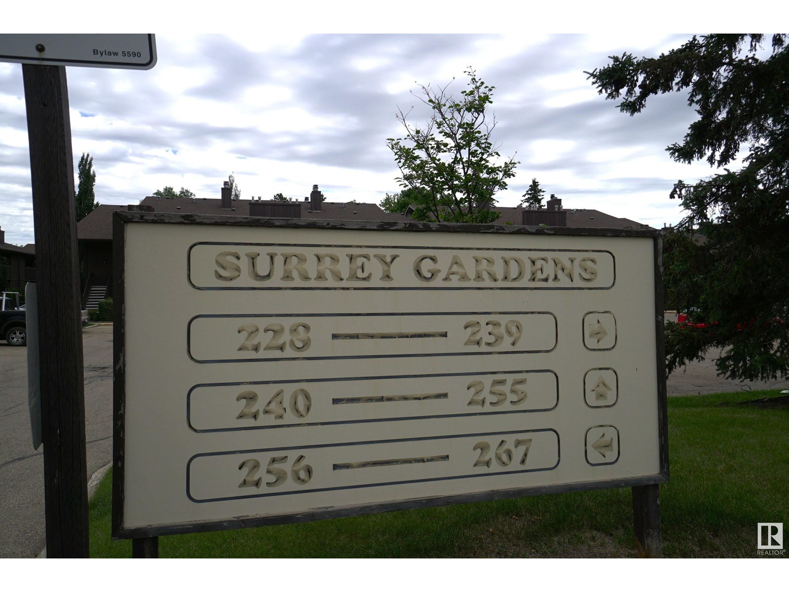 Photo 30 of 245 Surrey Gardens Gd Nw, Edmonton AB