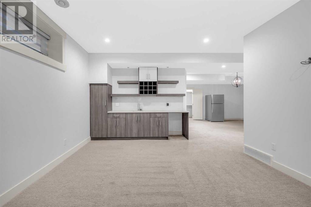Single Family House for Sale in  Evansview Road NW Evanston Calgary 