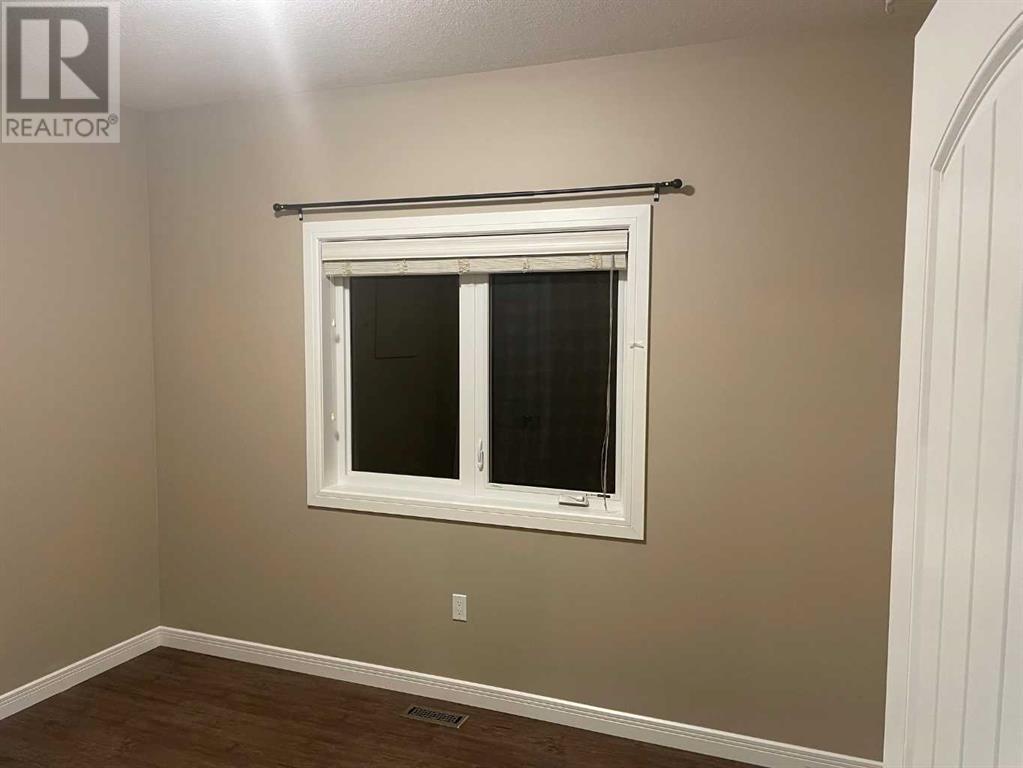 Photo 18 of 10404 103 Avenue, Sexsmith AB