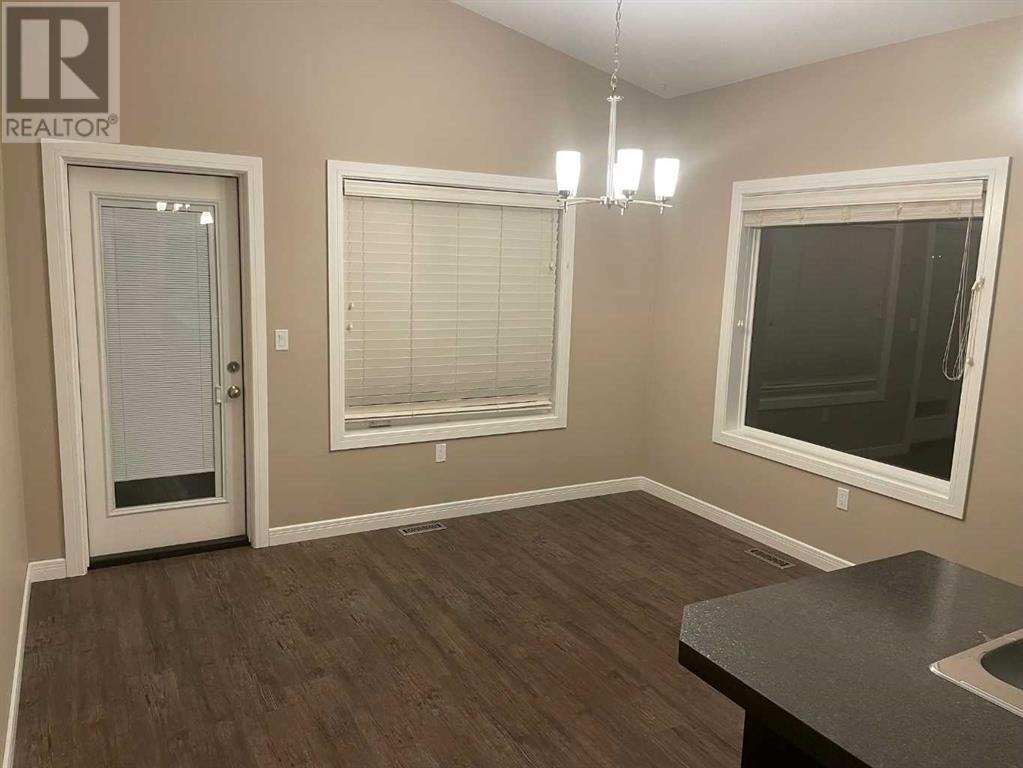 Photo 4 of 10404 103 Avenue, Sexsmith AB