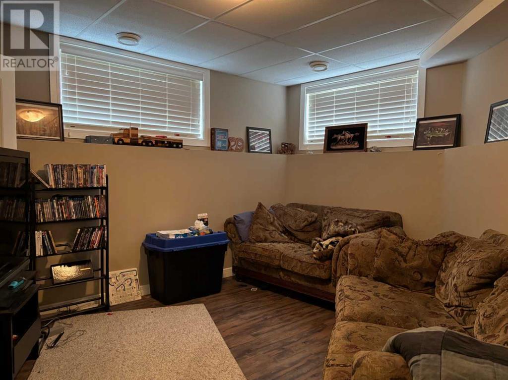 Photo 10 of 10404 103 Avenue, Sexsmith AB