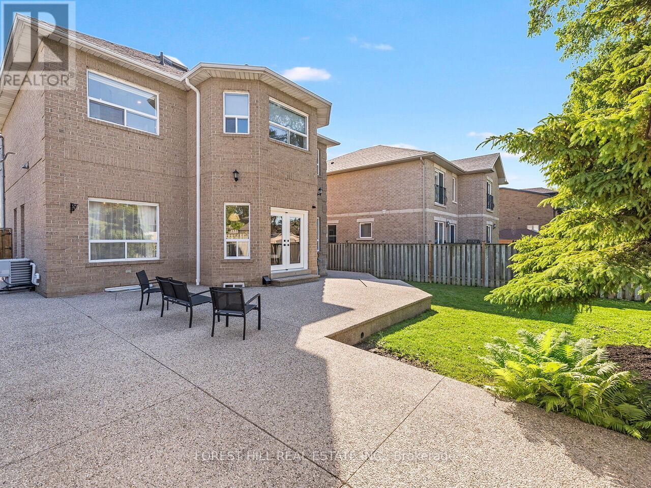 Photo 38 of 1092 Shaw Drive, Mississauga ON