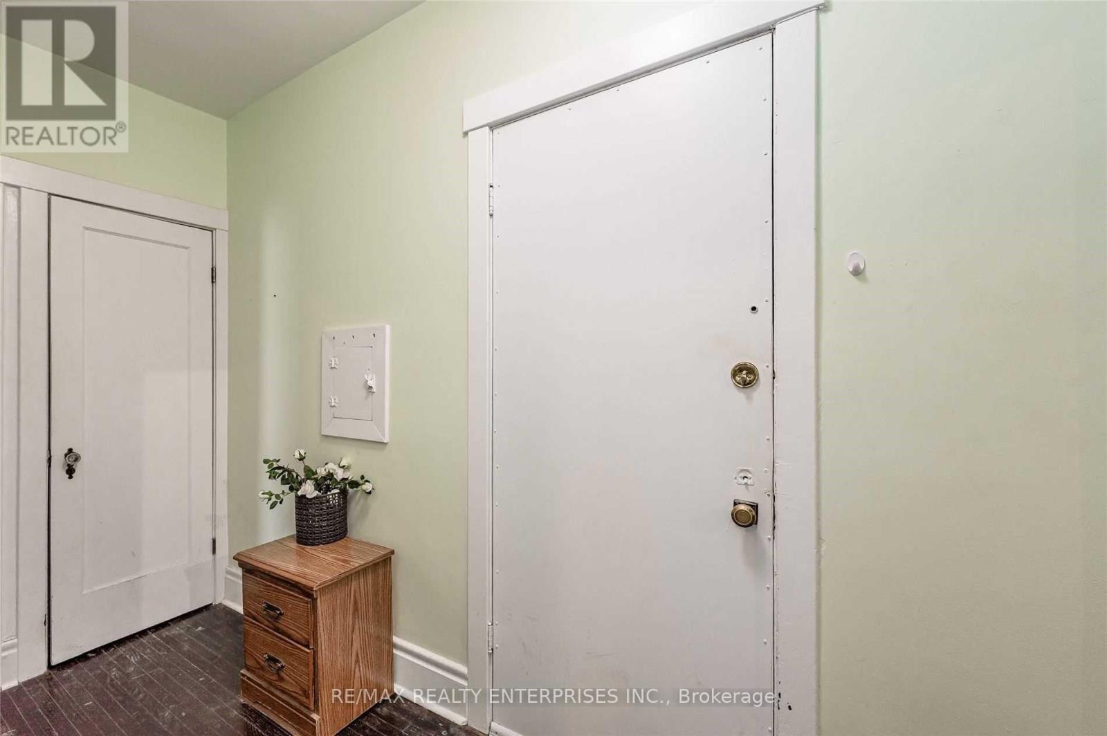 Photo 25 of 6 285 King Street, Hamilton ON