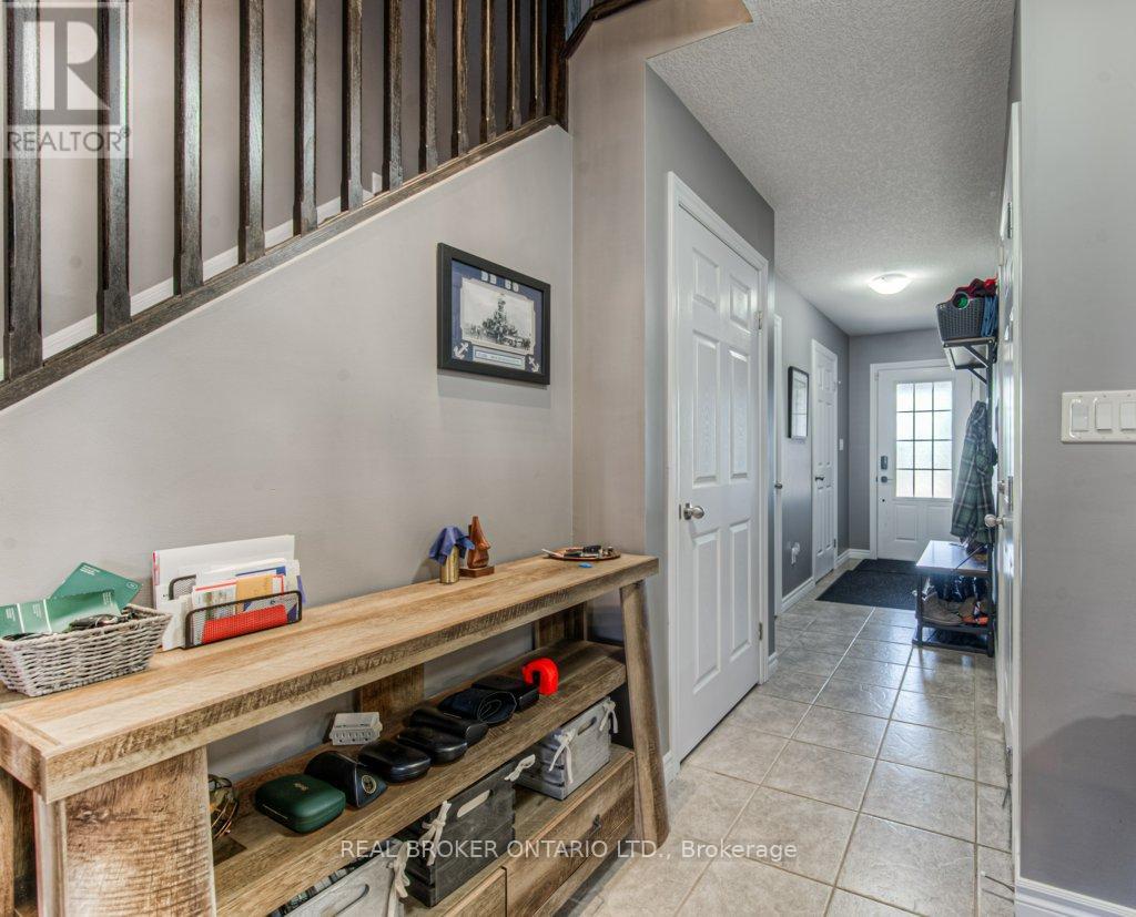 Photo 23 of 42 Eliza Avenue, Kitchener ON