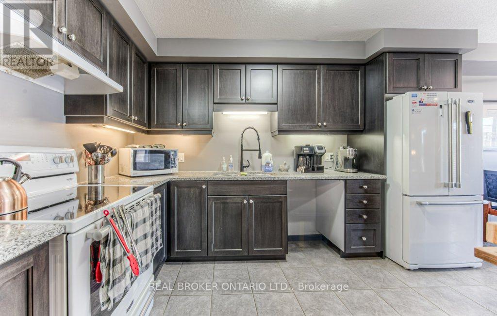 Photo 27 of 42 Eliza Avenue, Kitchener ON