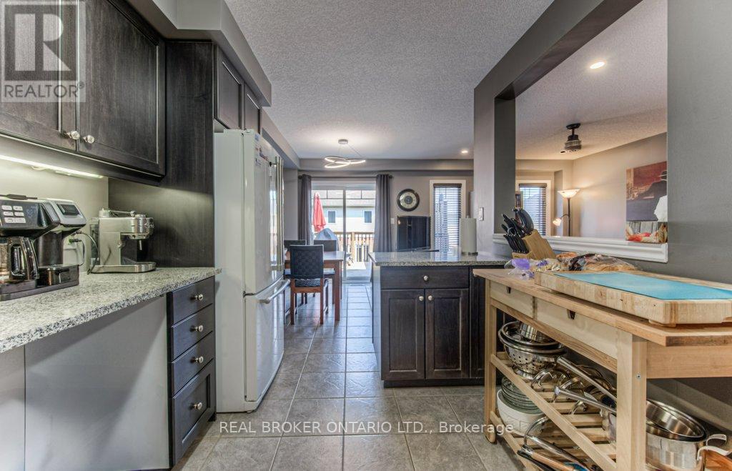 Photo 25 of 42 Eliza Avenue, Kitchener ON