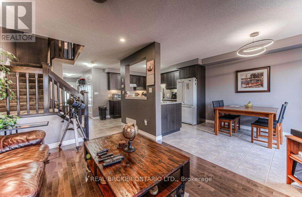 Photo 15 of 42 Eliza Avenue, Kitchener ON