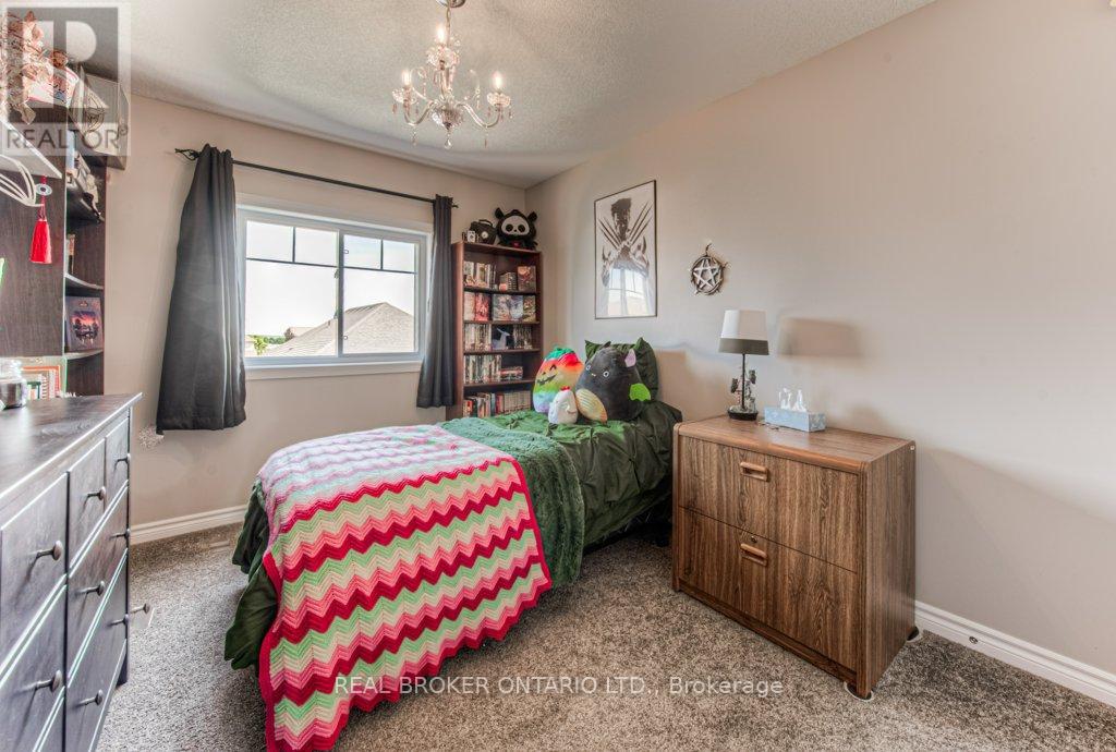 Photo 17 of 42 Eliza Avenue, Kitchener ON