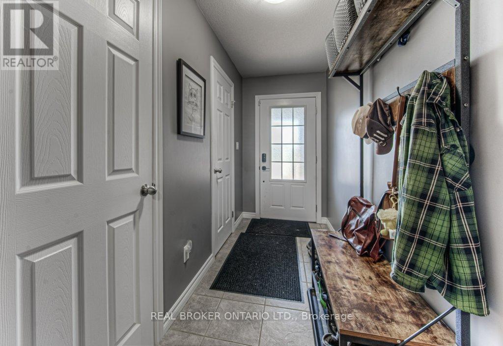 Photo 10 of 42 Eliza Avenue, Kitchener ON