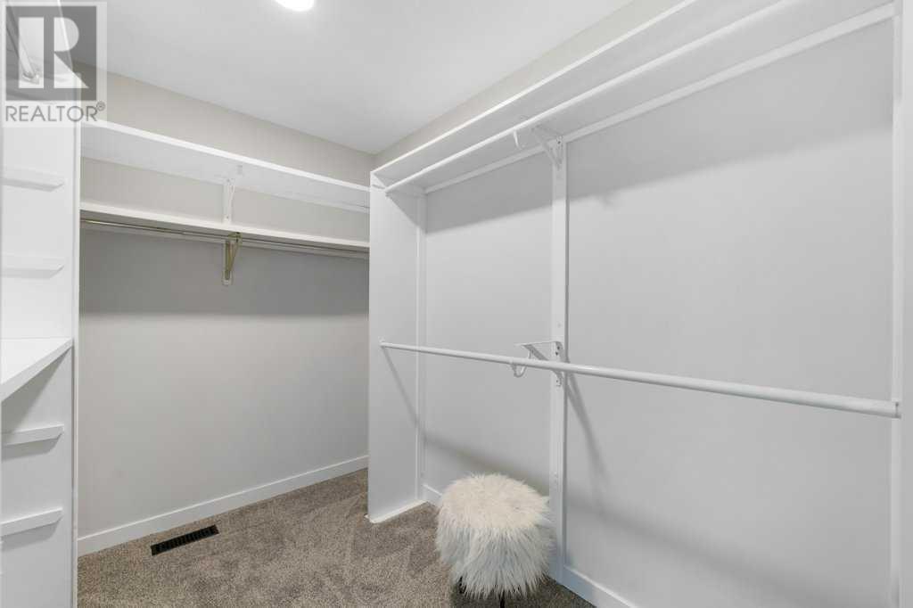Single Family House for Sale in  Mckenzie Lake Manor SE McKenzie Lake Calgary 