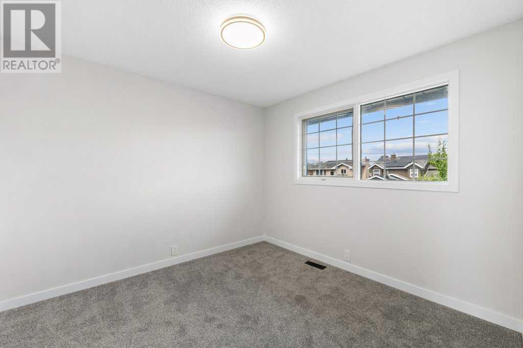 Single Family House for Sale in  Mckenzie Lake Manor SE McKenzie Lake Calgary 