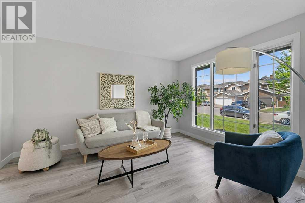 Single Family House for Sale in  Mckenzie Lake Manor SE McKenzie Lake Calgary 