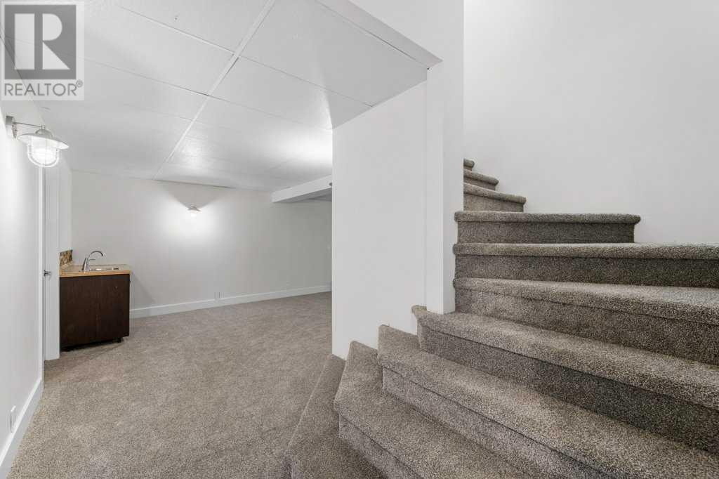 Single Family House for Sale in  Mckenzie Lake Manor SE McKenzie Lake Calgary 