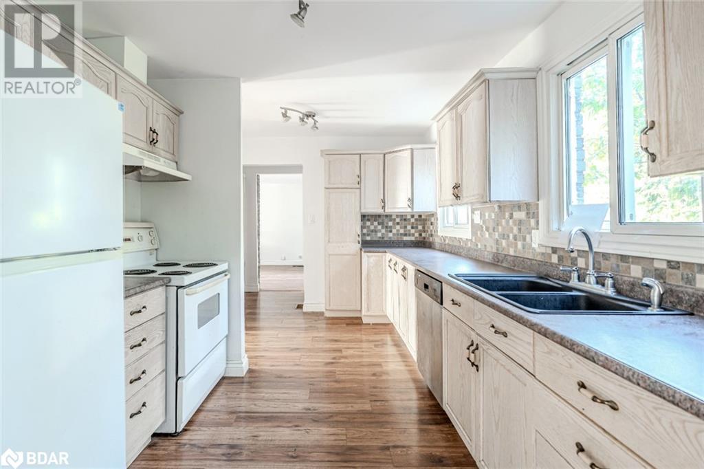Photo 25 of 211 Phillips Street, Barrie ON