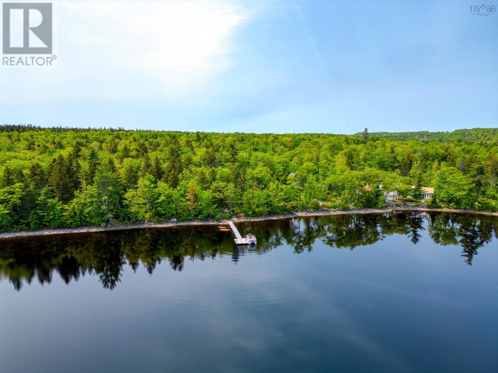 Single Family House 2 Level for Sale in  Kill Dog Cove Road Parkdale 