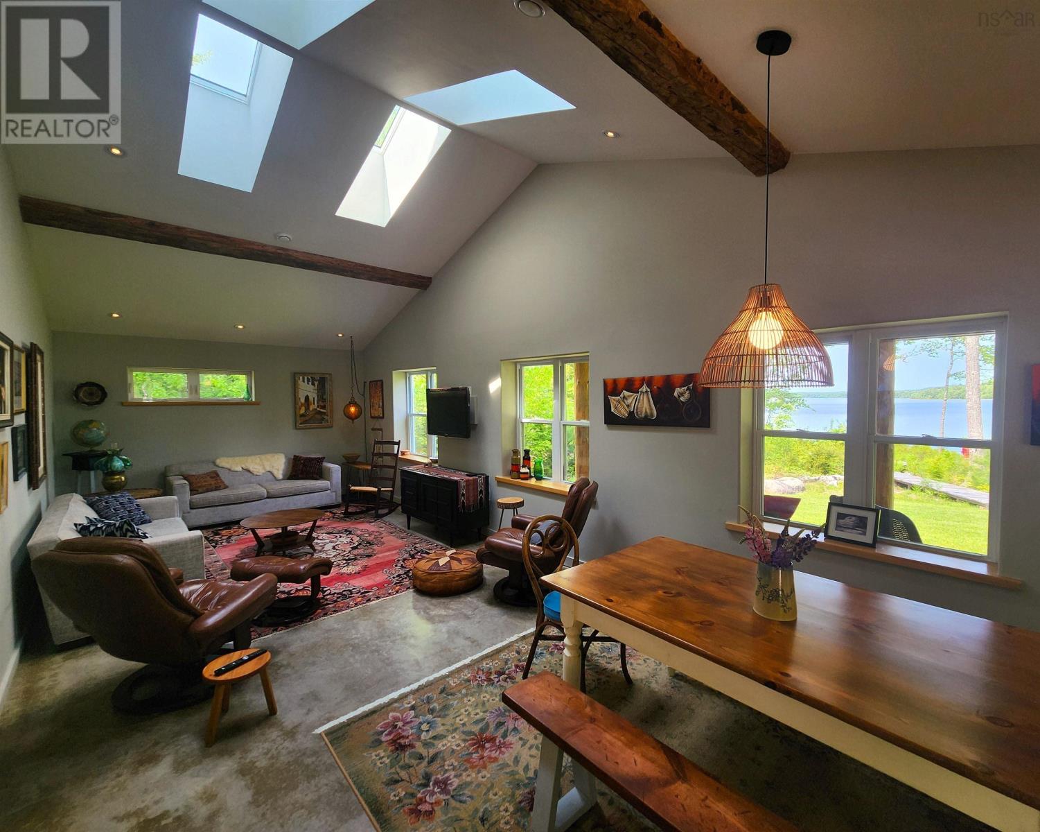 Single Family House 2 Level for Sale in  Kill Dog Cove Road Parkdale 