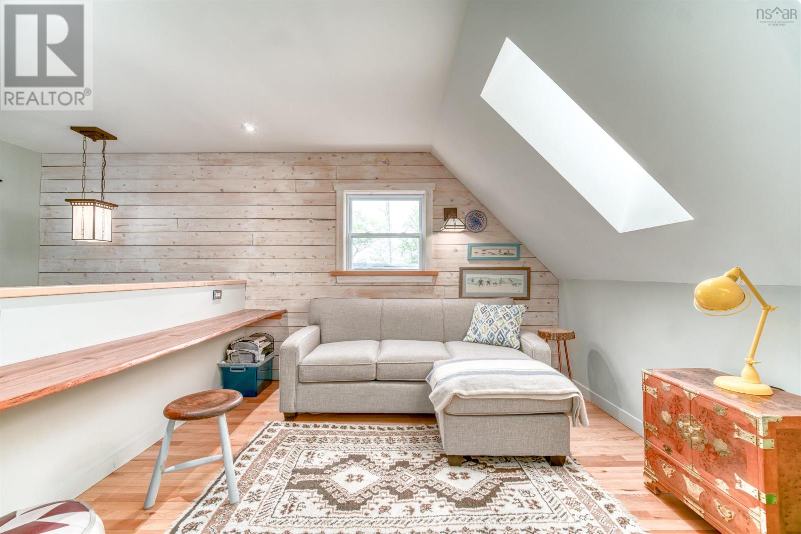 Single Family House 2 Level for Sale in  Kill Dog Cove Road Parkdale 