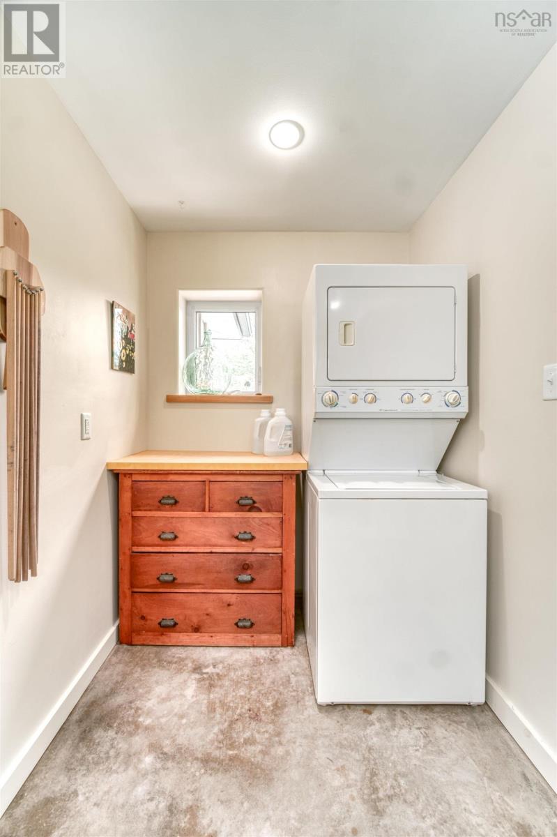 Single Family House 2 Level for Sale in  Kill Dog Cove Road Parkdale 