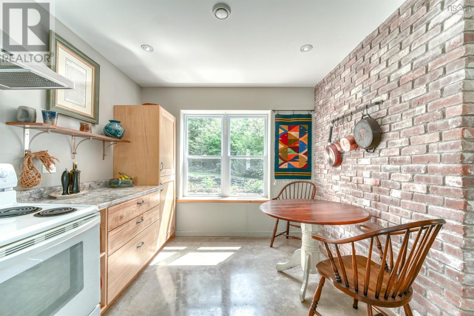 Single Family House 2 Level for Sale in  Kill Dog Cove Road Parkdale 