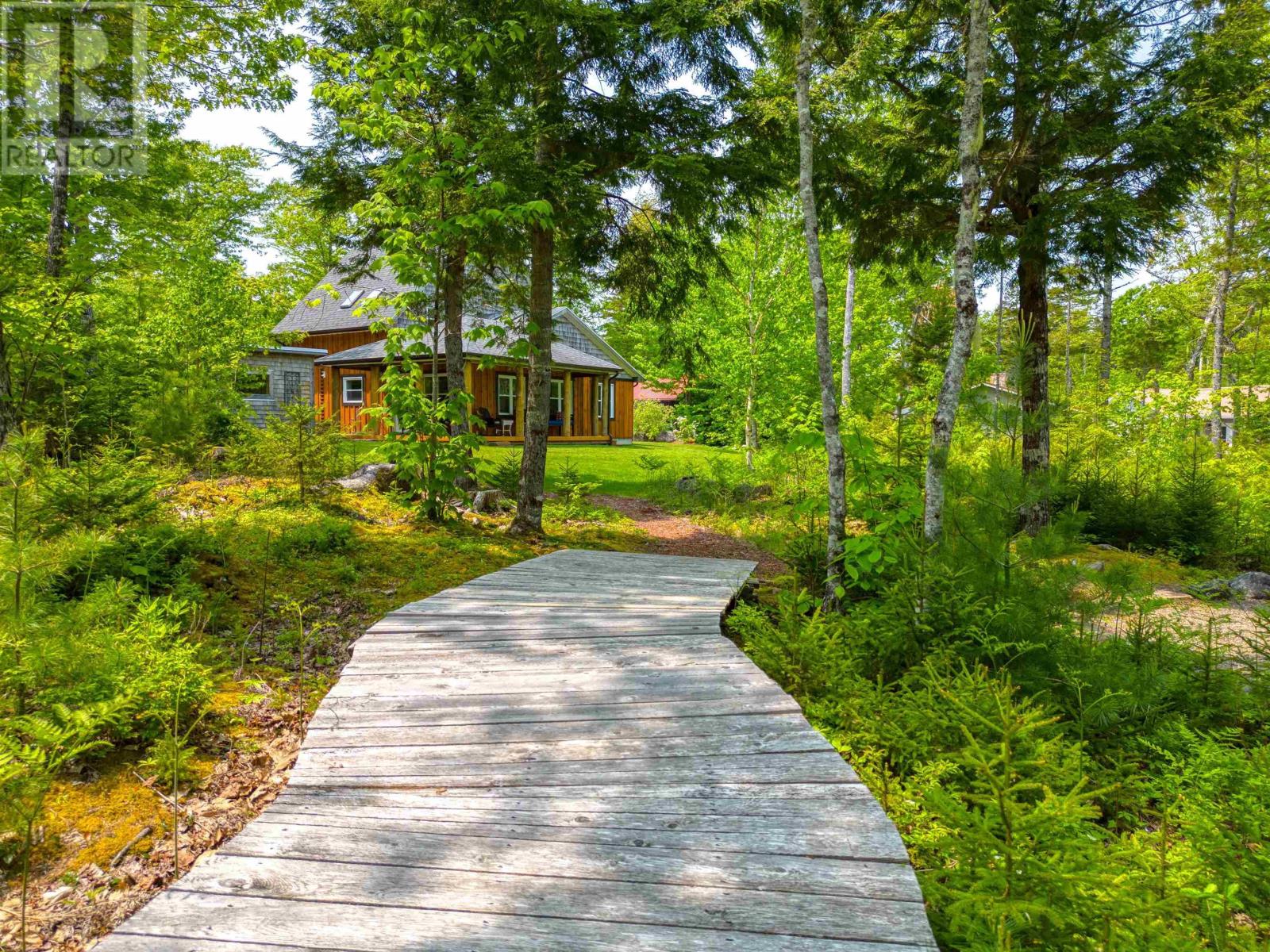 Single Family House 2 Level for Sale in  Kill Dog Cove Road Parkdale 