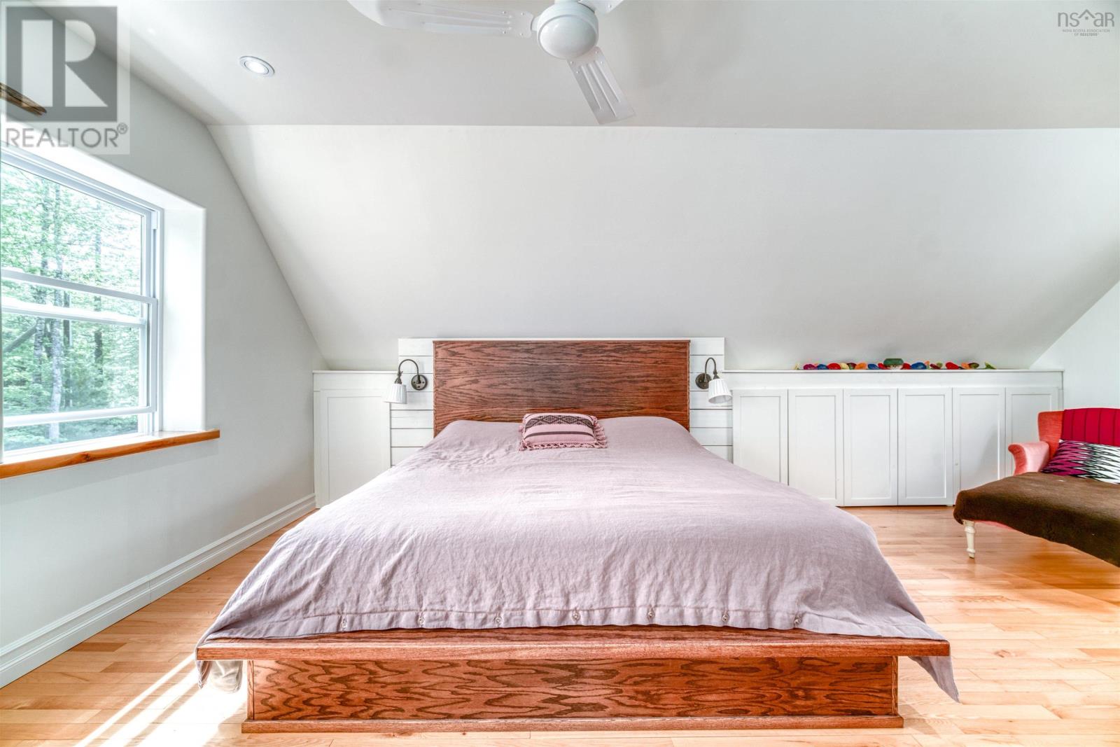 Single Family House 2 Level for Sale in  Kill Dog Cove Road Parkdale 