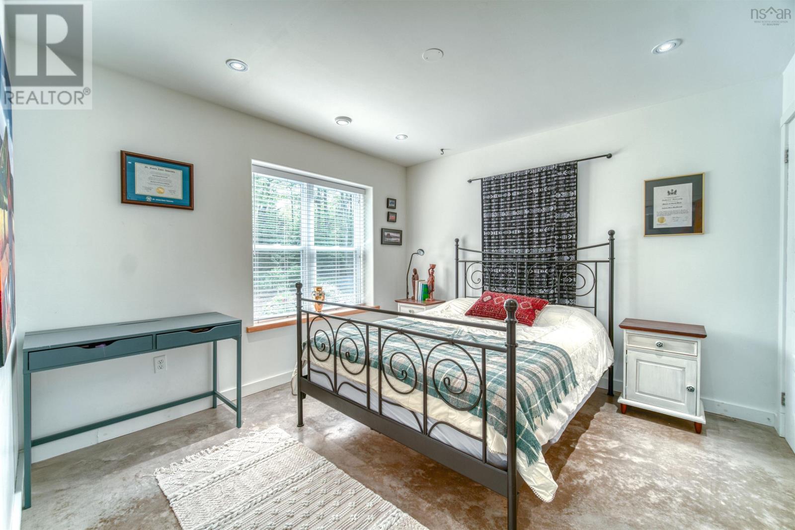 Single Family House 2 Level for Sale in  Kill Dog Cove Road Parkdale 