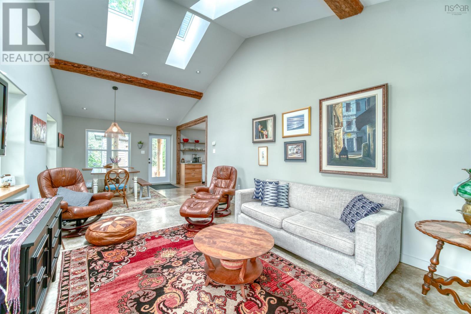 Single Family House 2 Level for Sale in  Kill Dog Cove Road Parkdale 