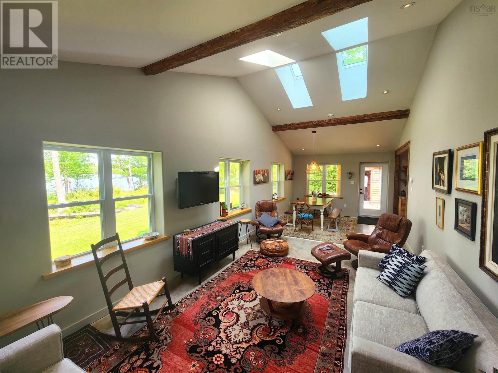 Single Family House 2 Level for Sale in  Kill Dog Cove Road Parkdale 