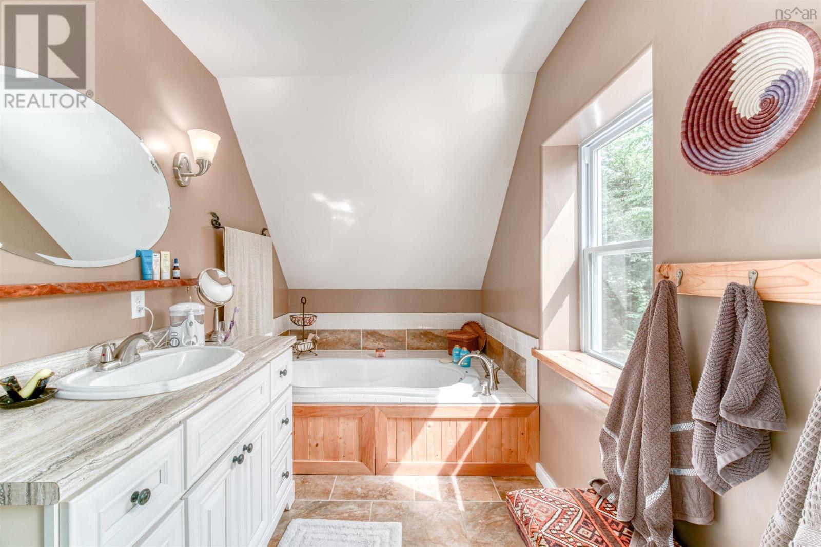 Single Family House 2 Level for Sale in  Kill Dog Cove Road Parkdale 