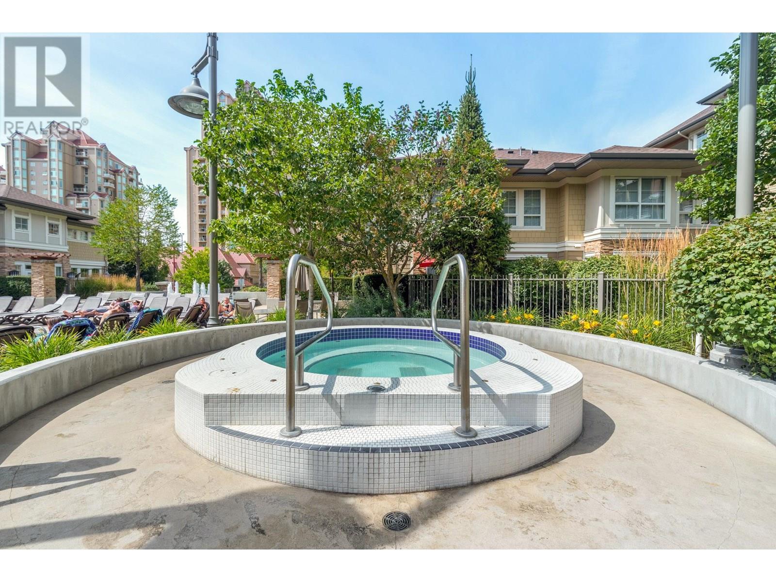 312 1083 Sunset Drive, Kelowna