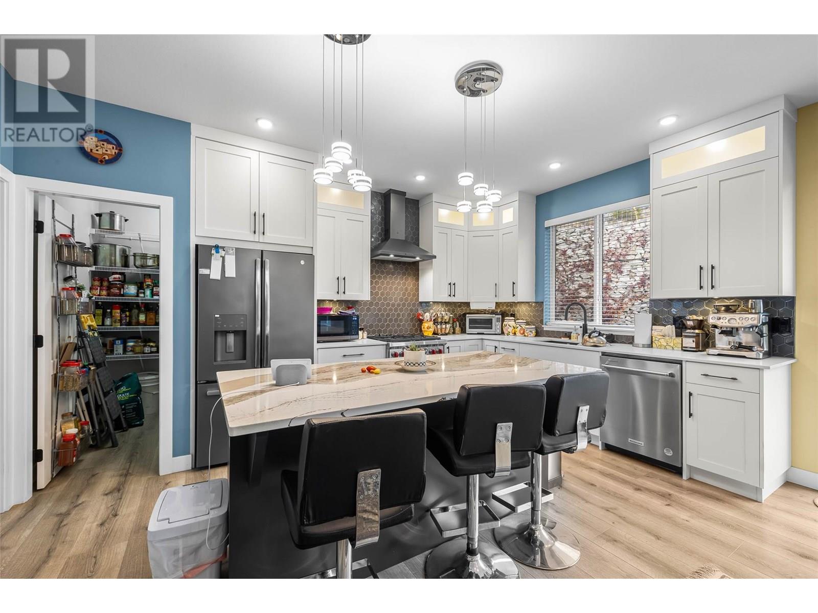 Photo 3 of 4103 Rio Vista Place, Kamloops BC