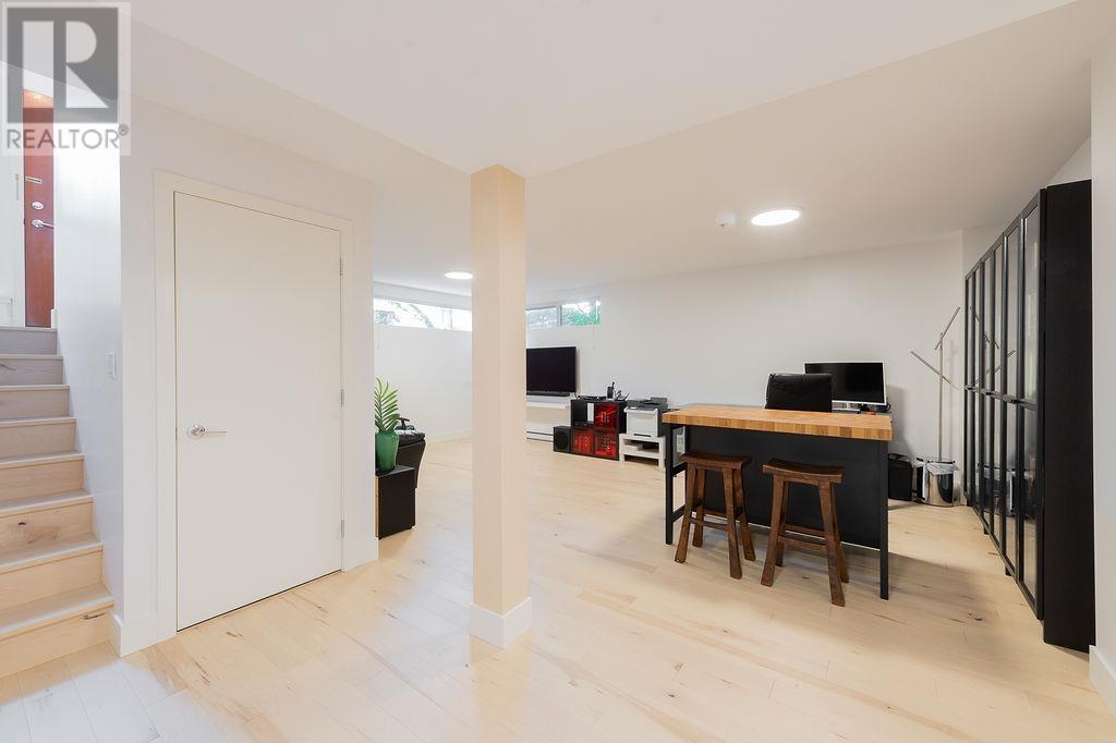 5952 CHANCELLOR MEWS, Vancouver